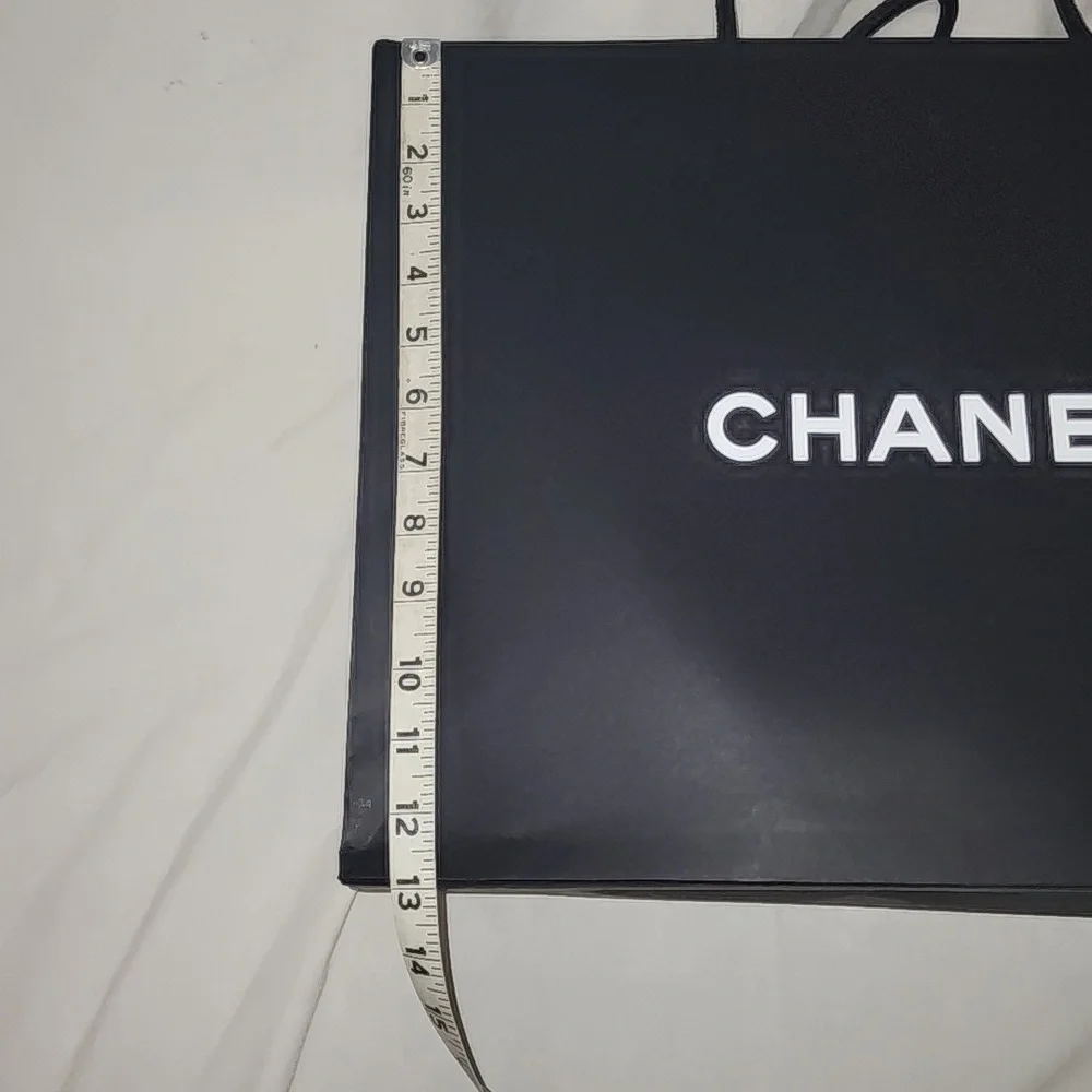 CHANEL Elegant Black Packaging Set - Picture 8 of 15